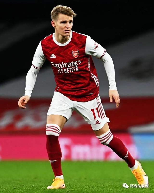 穆勒：越接近决赛看球的人越多，在数万球迷面前踢球令我兴奋（穆勒：越临近决赛观赛人数越多，置身万人面前比赛让我更兴奋）