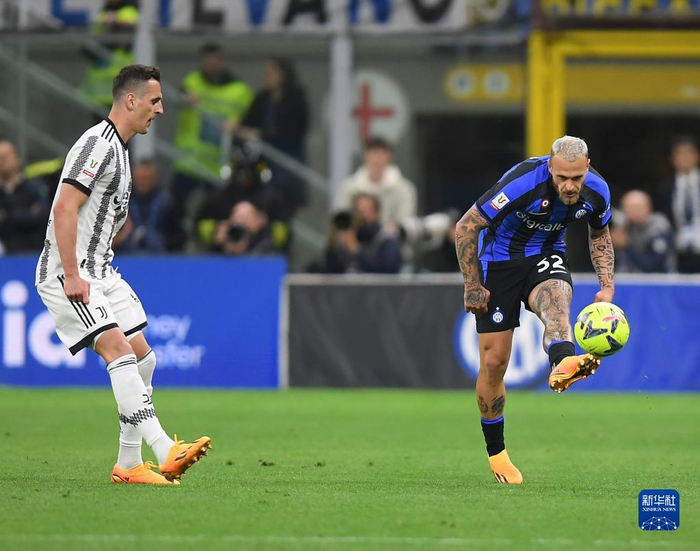 五连胜！中国冰壶男队“壶”力全开 锁定前三剑指米兰冬奥（五连胜！中国男子冰壶队势如破竹 稳居前三直指米兰冬奥）