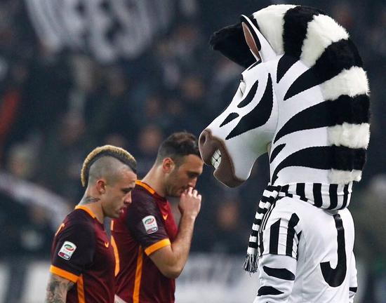 热火伤病报告：鲍威尔左脚踝扭伤将缺席今日对阵独行侠的比赛（热火官宣伤情：鲍威尔左踝扭伤，缺席今日战独行侠）