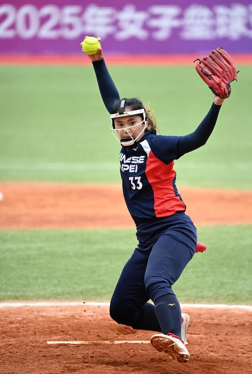 金畅质疑王钰栋经纪公司：德转错误的经纪人信息多了去了（金畅质疑王钰栋经纪团队：德转经纪人信息频现错误）