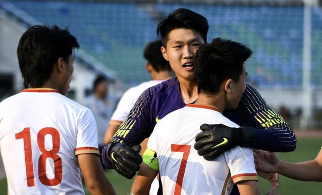 队报：巴黎在考虑引进一名右路后防多面手，有意埃里克-加西亚（队报：巴黎瞄准右路防线多面手，目标埃里克-加西亚）