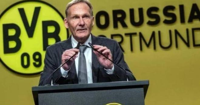 小法：我吃着爆米花看阿森纳vs拜仁，这场比赛能学到很多东西（法布雷加斯：边嗑爆米花看阿森纳对拜仁，这场比赛收获颇丰）