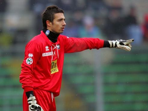 布冯谈意大利足球：我们从小就注重成绩，现在要回归技术训练（布冯：意大利足球从小偏重成绩，如今该重拾技术训练）