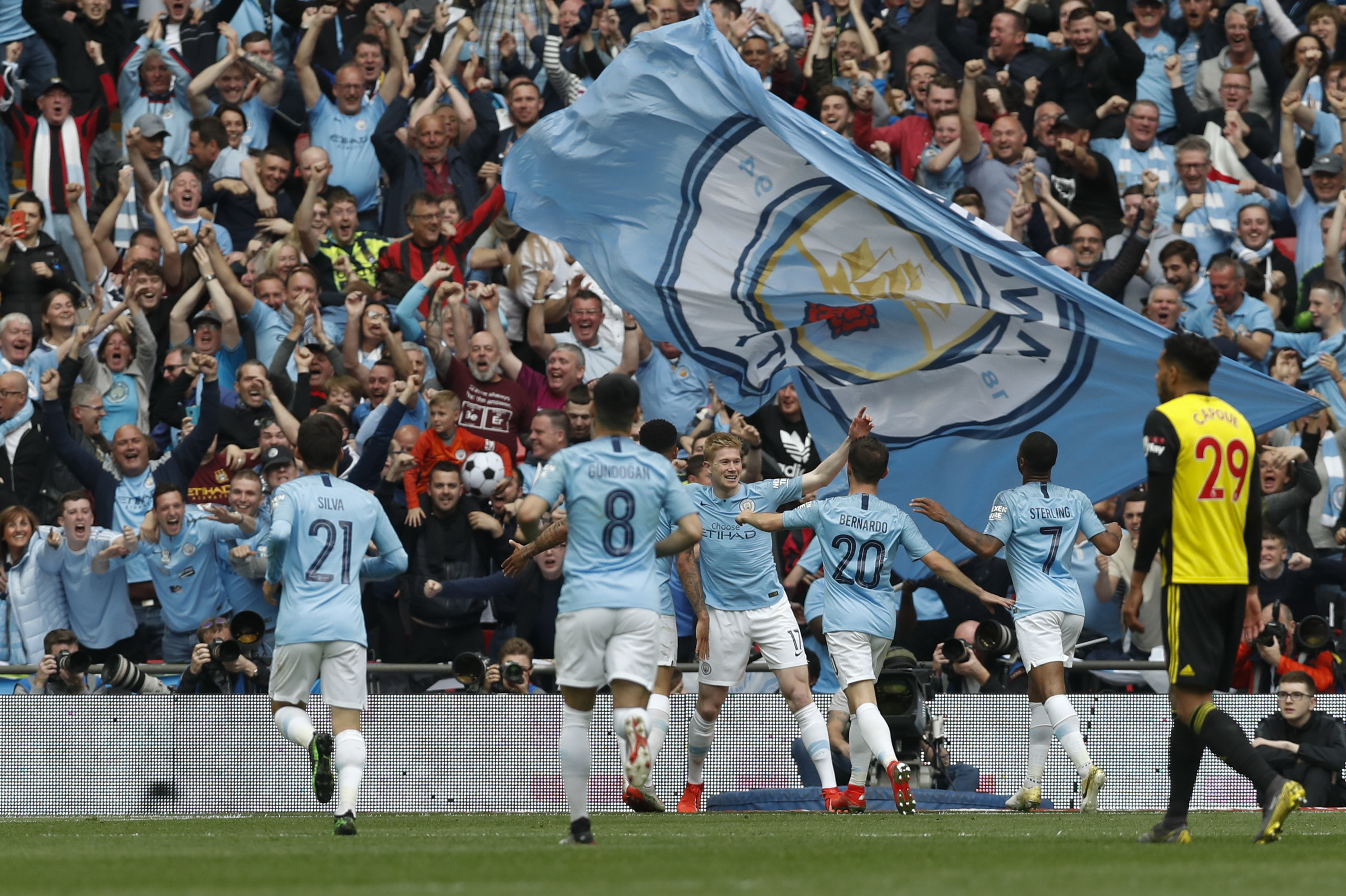 他用进球告别低谷（用进球宣告走出低谷）