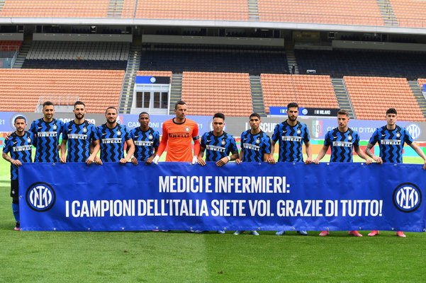 球迷：请你继续保持这个火力！（球迷：请继续火力全开！）