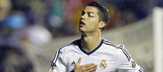 足球欧洲杯训练场出现意外，球员脚踝受伤（欧洲杯训练突发意外，球员脚踝受伤）