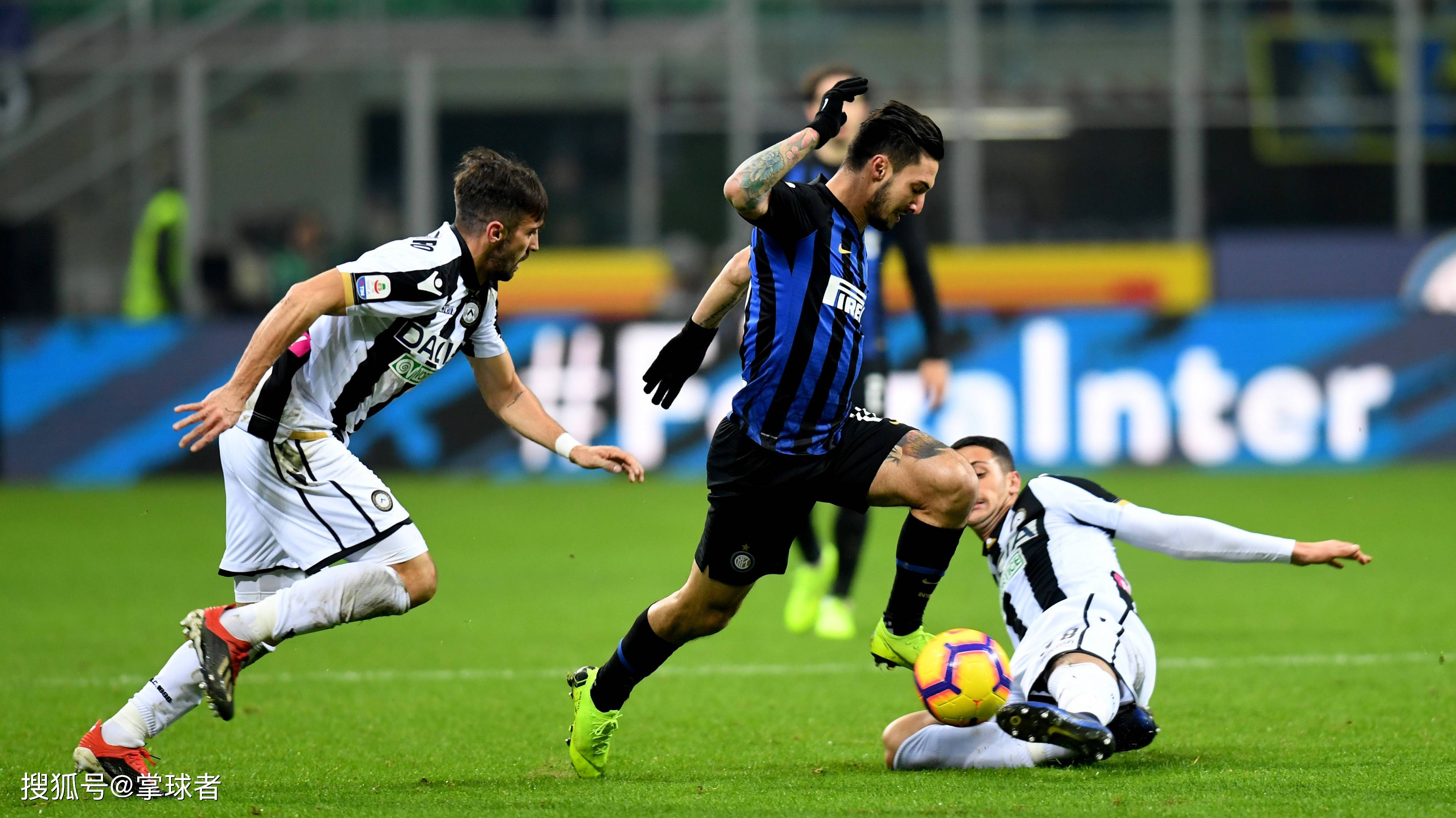 德转列左边锋身价榜：维尼修斯1.5亿欧居首，KK第二（德转发布左边锋身价榜：维尼修斯1.5亿欧登顶，KK位居第二）