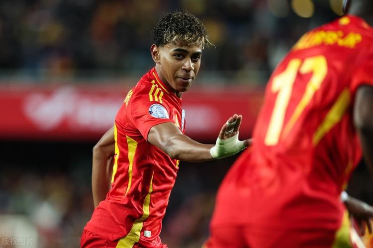 镜报：曼联有信心7000万镑签沃顿，但他不去没欧战的球队（镜报：曼联有望以7000万镑签下沃顿，但球员不愿加盟无欧战球队）