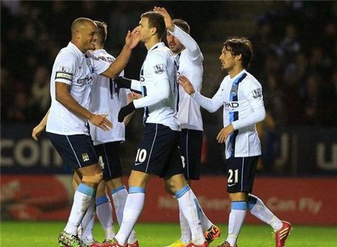 詹姆斯晒与布朗尼打高尔夫：与儿子共度美好时光如今尤为珍贵（詹姆斯分享与布朗尼同场挥杆：当下与儿子相伴格外珍贵）