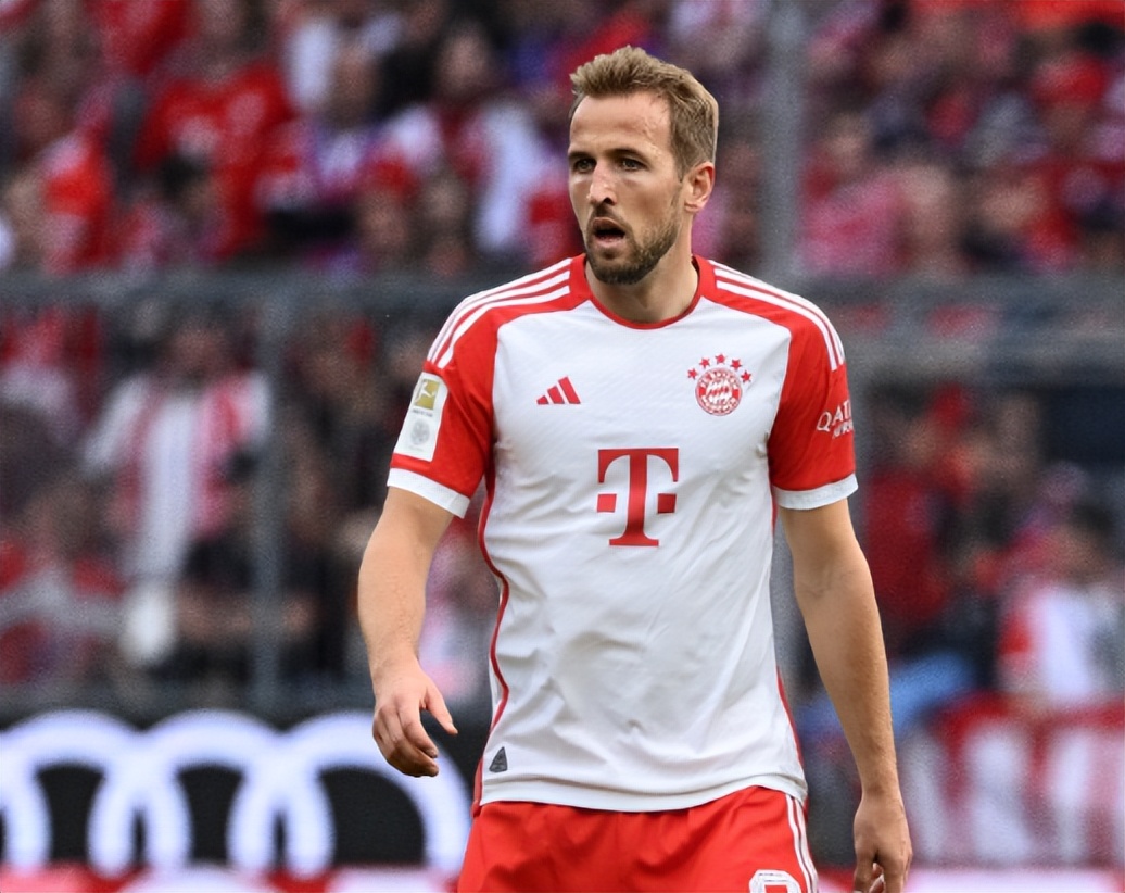 米体：路易斯-恩里克表现欠佳，没把握住这次宝贵的首发机会（米体：路易斯-恩里克状态低迷，错失难得的首发良机）