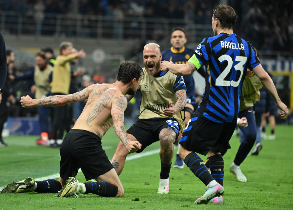 这个赛季还能挽回么？科林斯：当然，只要我们团结一心（这个赛季还有机会吗？科林斯：当然，只要我们齐心协力）