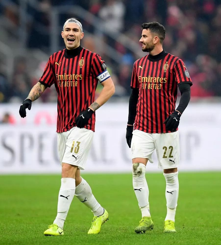 斯基拉：米兰要续约意U17国门隆戈尼，认为其是未来顶级球员（斯基拉：米兰拟与意U17国门隆戈尼续约，视其为未来顶尖门将）