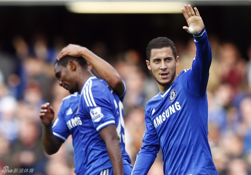 穆里尼奥提前送出圣诞礼物？两小将欧冠迎本菲卡一线队首秀（穆帅圣诞提前到？两小将欧冠对本菲卡完成一线队首秀）