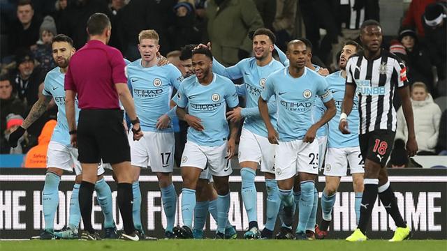 曼联陷入困境，阿莫林嘲笑梅努问题引发球迷怒火（曼联陷入低谷，阿莫林调侃梅努言论激怒球迷）