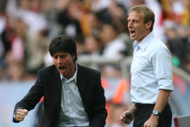 他刚在踢上港的比赛爆发，就被老东家解约离队，球迷建议来中超（刚在对阵上港一战爆发，却被老东家解约离队，球迷呼吁转投中超）