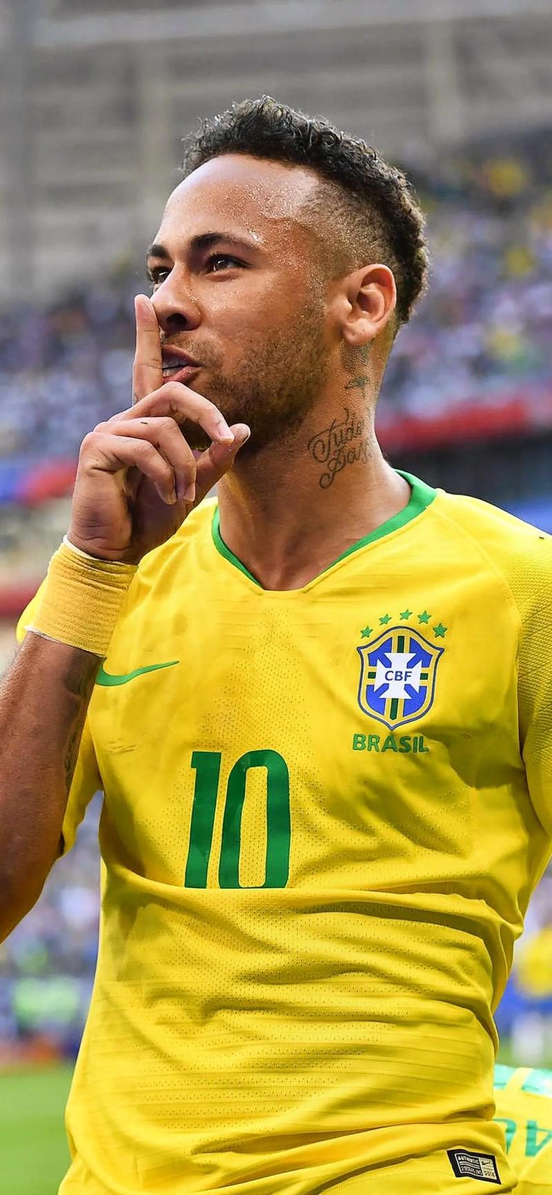 查理·哈迪（Charlie Hardy）等待5个月后终于签约曼联。（历经5个月等待，查理·哈迪正式加盟曼联）